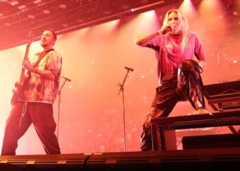 linkin-park-officially-announces-new-single,-‘up-from-the-bottom’