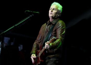 pearl-jam’s-mike-mccready-offered-ozzy-osbourne-riff-from-scrapped-second-mad-season-album