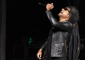 listen-to-aic’s-william-duvall-sing-on-new-dropsonic-song,-‘honeytrap’