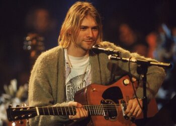 kurt-cobain’s-﻿’unplugged’﻿-guitar-going-on-display-in-london