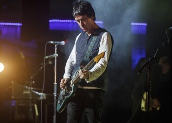 johnny-marr-named-record-store-day-2025-record-store-legend