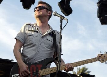 former-gang-of-four-bassist-dave-allen-dead-at-69
