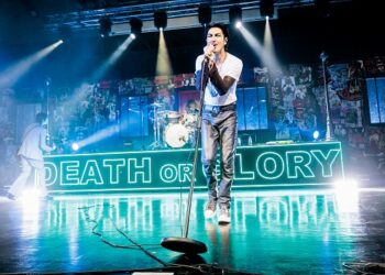 palaye-royale-opening-for-avenged-sevenfold-in-europe