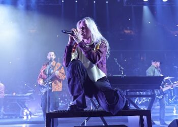 plushy-is-the-crown:-linkin-park-members-turned-into-plush-toys