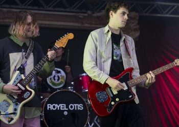 royel-otis-schedules-headlining-us-tour