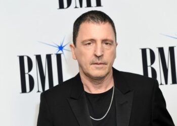 nin’s-atticus-ross-honored-with-bmi-icon-award
