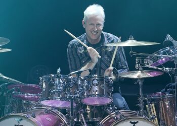 foo-fighters-part-ways-with-drummer-josh-freese