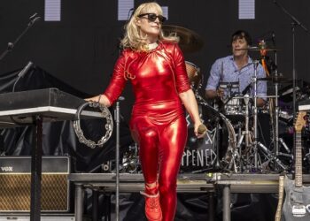 metric-announces-livestream-of-toronto-﻿’fantasies’﻿-concert