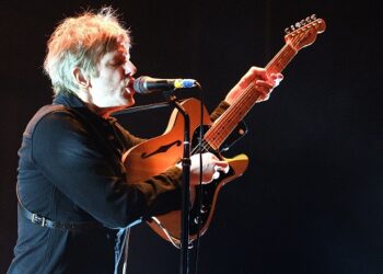 spoon-announces-headlining-date-in-between-‘writing-and-recording-a-lot’