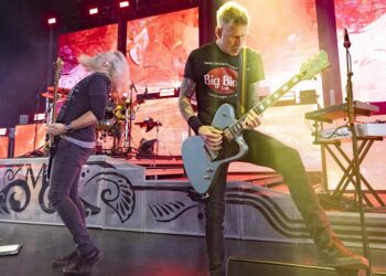 mastodon,-tv-on-the-radio,-pavement-headlining-2025-levitation-festival