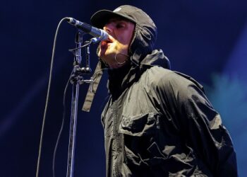 oasis-tour-rehearsals-have-been-‘filthy’-&-‘spiritual,’-says-liam-gallagher