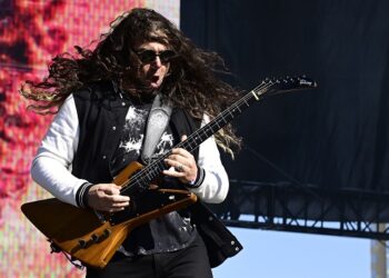 coheed-and-cambria-turn-‘insecurity’-into-sci-fi-epic-with-amory-wars-concept