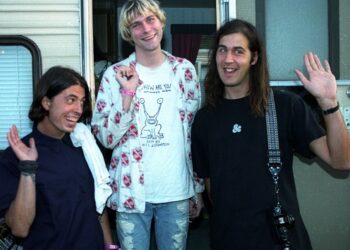 it-entertained-us:-nirvana’s-‘smells-like-teen-spirit’-video-hits-2-billion-views-on-youtube