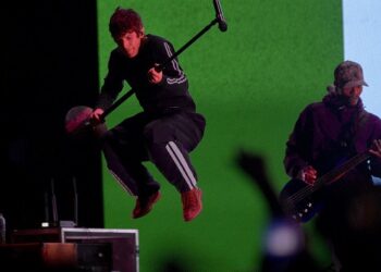 turnstile-songs-featured-in-new-taco-bell-commercial-with-tony-hawk