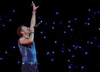 coldplay’s-‘a-sky-full-of-stars’-video-hits-1-billion-views-on-youtube