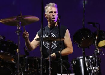 pearl-jam-shocker:-drummer-matt-cameron-leaves-band