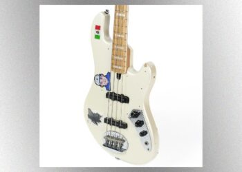 ex-mars-volta-bassist-juan-alderete-selling-personally-used-gear-on-reverb