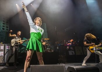 my-chemical-romance-shares-cryptic-teaser-ahead-of-﻿’the-black-parade’﻿-tour-kickoff