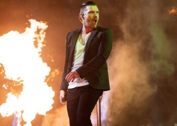 shinedown-aims-to-‘inspire-you-to-think-for-yourself’-with-upcoming-single,-‘killing-fields’
