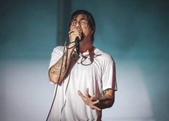deftones-premiere-‘my-mind-is-a-mountain’-video