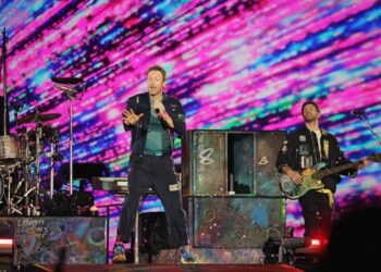 astronomer-hr-exec-resigns-after-viral-‘kiss-cam’-moment-at-coldplay-concert