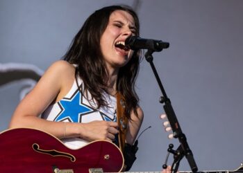 wolf-alice’s-‘bloom-baby-bloom’-soundtracks-women’s-euro-highlight-video