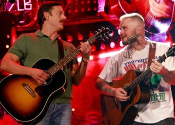 kol’s-caleb-followill-joins-zach-bryan-for-live-debut-of-‘bowery’