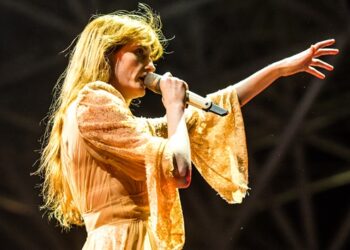see-florence-welch’s-latest-teaser-video