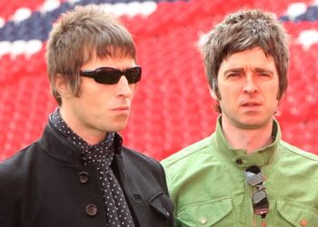 shake-away:-oasis-show-breaks-seismic-energy-record-at-scotland-stadium
