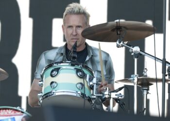 josh-freese-comments-on-foo-fighters-tenure-&-pearl-jam-drummer-opening