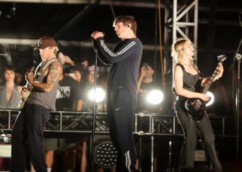 turnstile-brings-stage-diving-to-npr’s-tiny-desk-concert-series