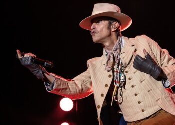 perry-farrell-responds-to-lawsuit-filed-by-his-former-jane’s-addiction-bandmates