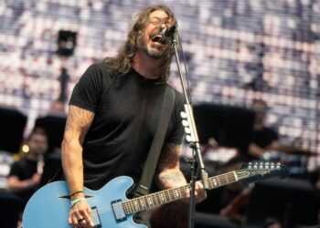 foo-fighters-play-first-show-with-new-drummer-ilan-rubin