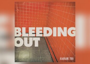 alkaline-trio-is-‘bleeding-out’-on-latest-travis-barker-produced-track