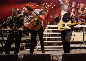 hozier-and-mumford-&-sons-to-release-collab-‘rubber-band-man’