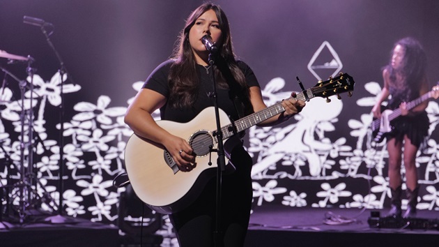 hear-gigi-perez-guest-on-new-version-of-blondshell’s-song-‘arms’