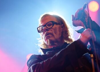 hear-late-mark-lanegan-sing-with-chrissie-hynde-on-new-﻿’duets-special’﻿-album