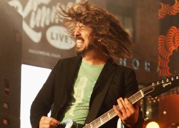 foo-fighters-are-‘about-to-take-flight’-in-possible-new-music-teaser