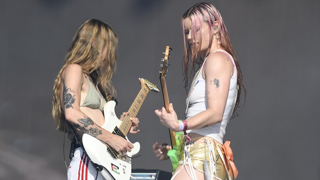 watch-wet-leg-cover-empire-of-a-sun’s-‘walking-on-a-dream’
