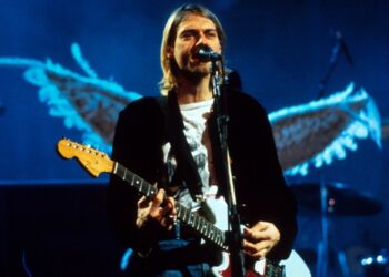 smells-like-a-piece-of-rock-history:-first-nirvana-record-played-on-radio-up-for-auction