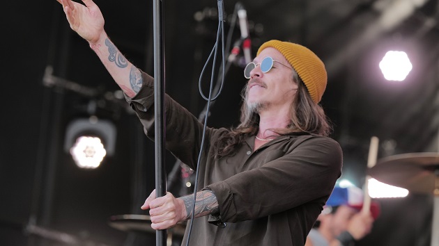 paint-yourself:-incubus’-brandon-boyd-announces-art-exhibition