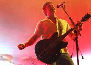 kings-of-leon’s-caleb-followill-reacts-to-slowed-down-covers-of-‘sex-on-fire’