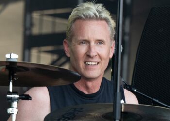 josh-freese-comments-on-weezer-status:-‘pat-is-still-the-drummer-in-weezer’