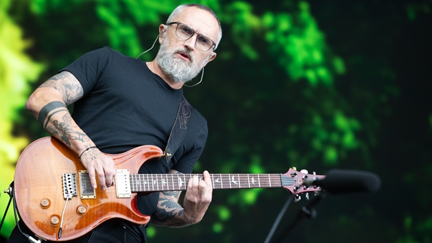 the-cranberries’-noel-hogan-to-perform-with-royel-otis-at-zyn-‘rolling-stone-uk’-awards