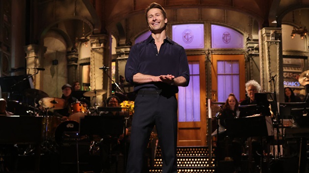 fall-out-boy-responds-to-glen-powell’s-‘sugar,-we’re-goin-down’-‘snl’-shout-out
