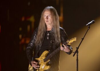 peta-asks-alice-in-chains-to-change-band-name-in-support-of-circus-elephant