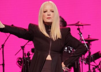 garbage’s-shirley-manson-has-some-thoughts-about-beach-balls-at-concerts