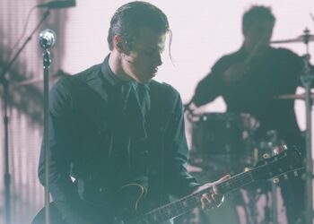 yungblud-credits-ozzy-osbourne-as-‘the-one-that-made-the-world-take-notice-[of-me]’