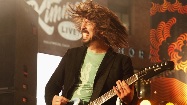 learn-to-fly:-australian-airline-adds-extra-flights-around-foo-fighters-tasmania-show