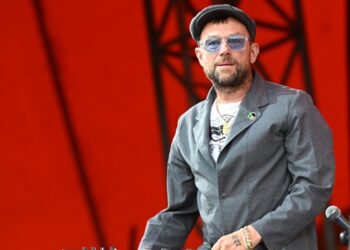 hear-damon-albarn-read-‘﻿how-the-grinch-stole-christmas!﻿’-on-the-bbc